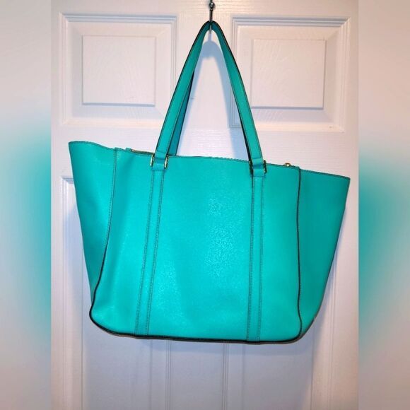 Kate Spade New York, Mint Green Newbury Lane Briar Leather Tote. - Picture 2 of 10
